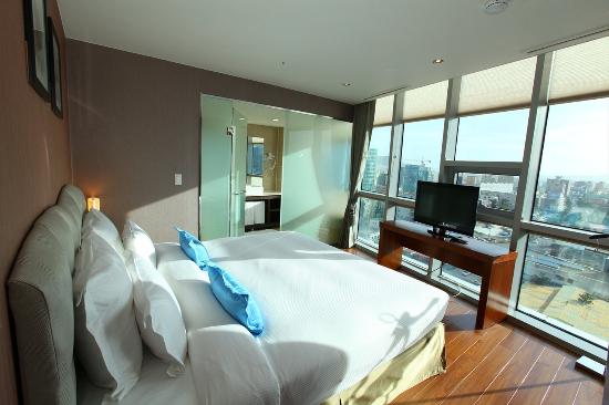 더 블루 스카이 호텔 앤 타워