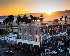 세임선 베니스 비치